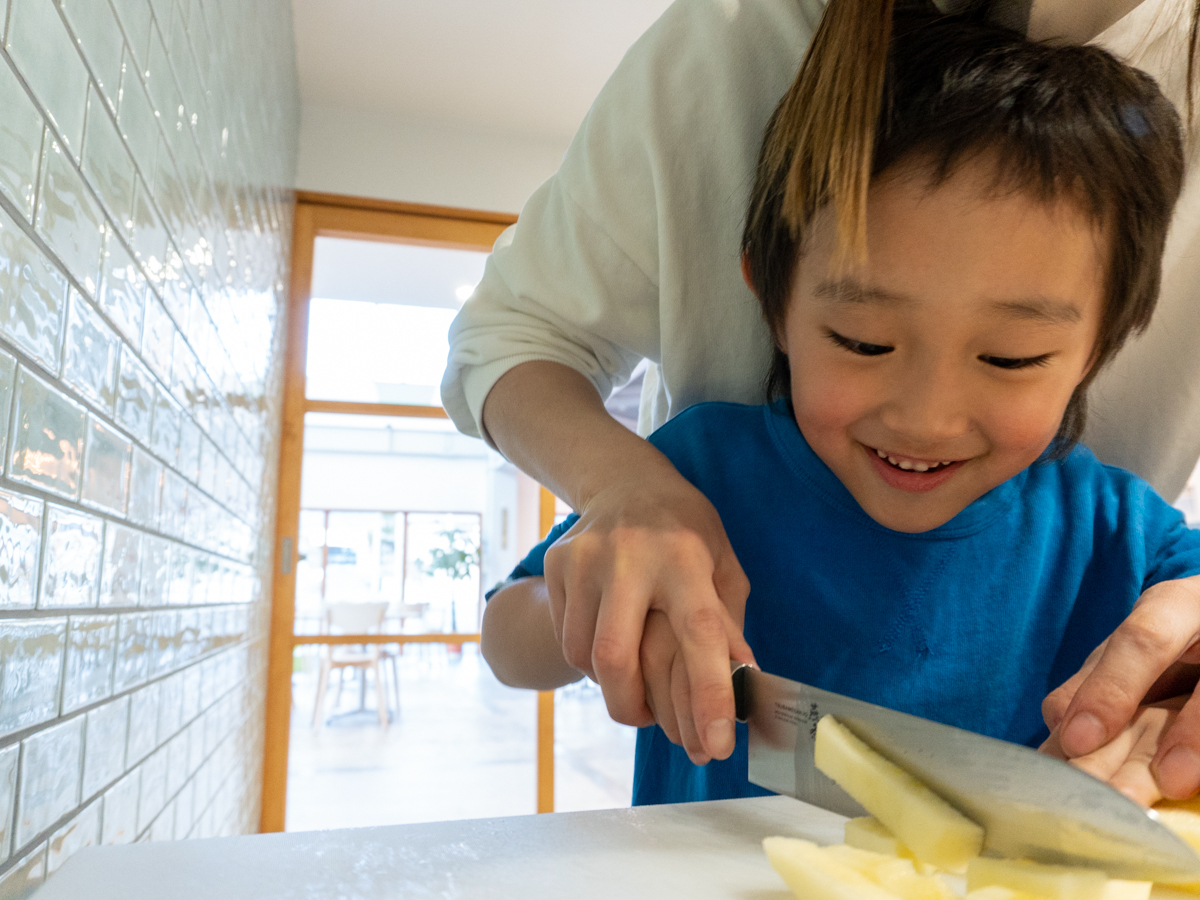 お子様用の包丁もご用意あります。食育のお手伝いになればと思います。