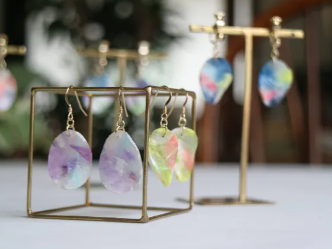 ̓MtgɁA}}ɂ͓ŐfGłB}}̍DȐF͎OɃT[`Ă܂傤B