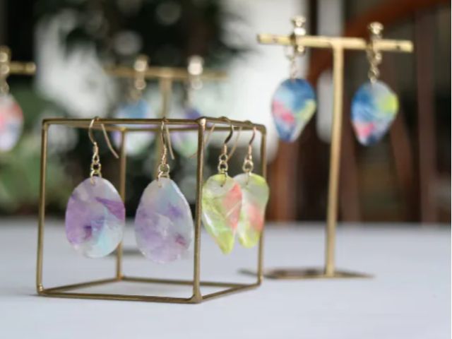 母の日ギフトに、ママには内緒で製作も素敵です。ママの好きな色は事前にリサーチしておきましょう。