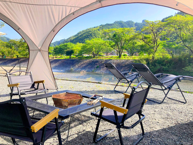 ファミリー...
- 清流興津川沿いで手ぶらBBQとテントサウナを満喫! BBQに必要なレンタル品が含まれていて設営撤収は不要! 川遊びや川辺の生き物観察、清流の水風呂や外気浴などゆったりとお過ごしいただけます。
![【テントサウナ&手ぶらBBQ】清流興津川沿いでテントサウナとBBQ![ファミリー...