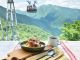 眺望レストランで名物山グルメ、谷川岳パングラタンをどうぞ。