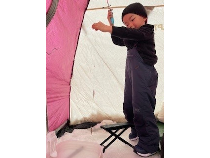 �ނꂽ�ă��J�T�M����ɋL�O�B�e�ASNS�f���K���B