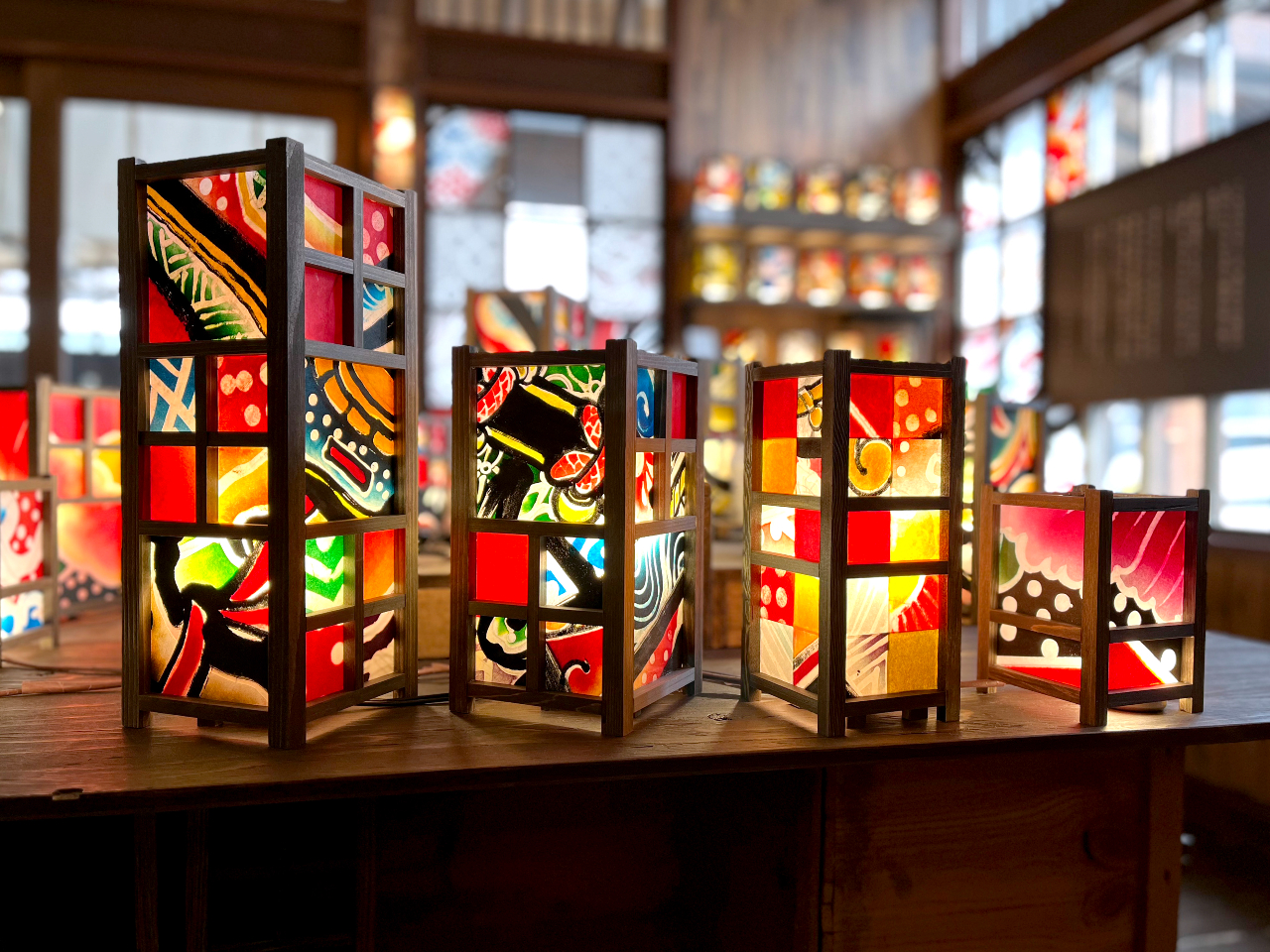 ○New休日プラン○「ねぷた絵」を再利用した灯ろう…巨大なねぷた絵から