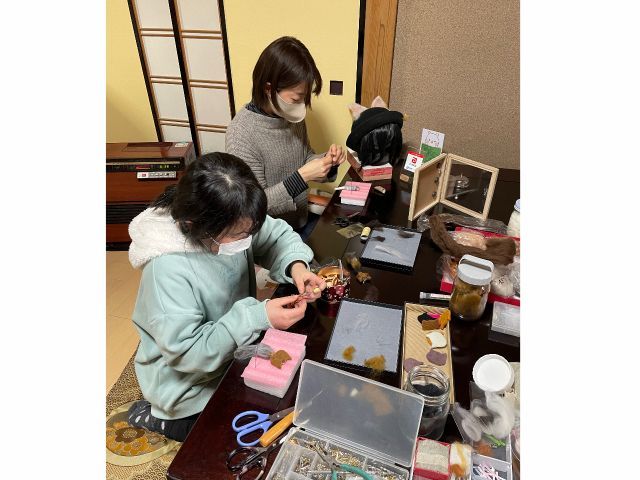 ぶらしっぽストラップのワークショップ!初心者の方やお子様も楽しく作れます。