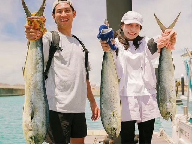 ◎1艇貸切で、流し釣り♪釣ったお魚は瀬長島のお店で捌いて調理も可能♪(※別途追加料金発生します)