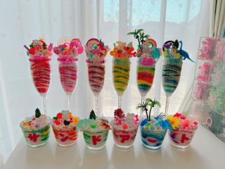 サンドアートとホイップでデコの両方体験できます。パーツもたくさんの中から選べます