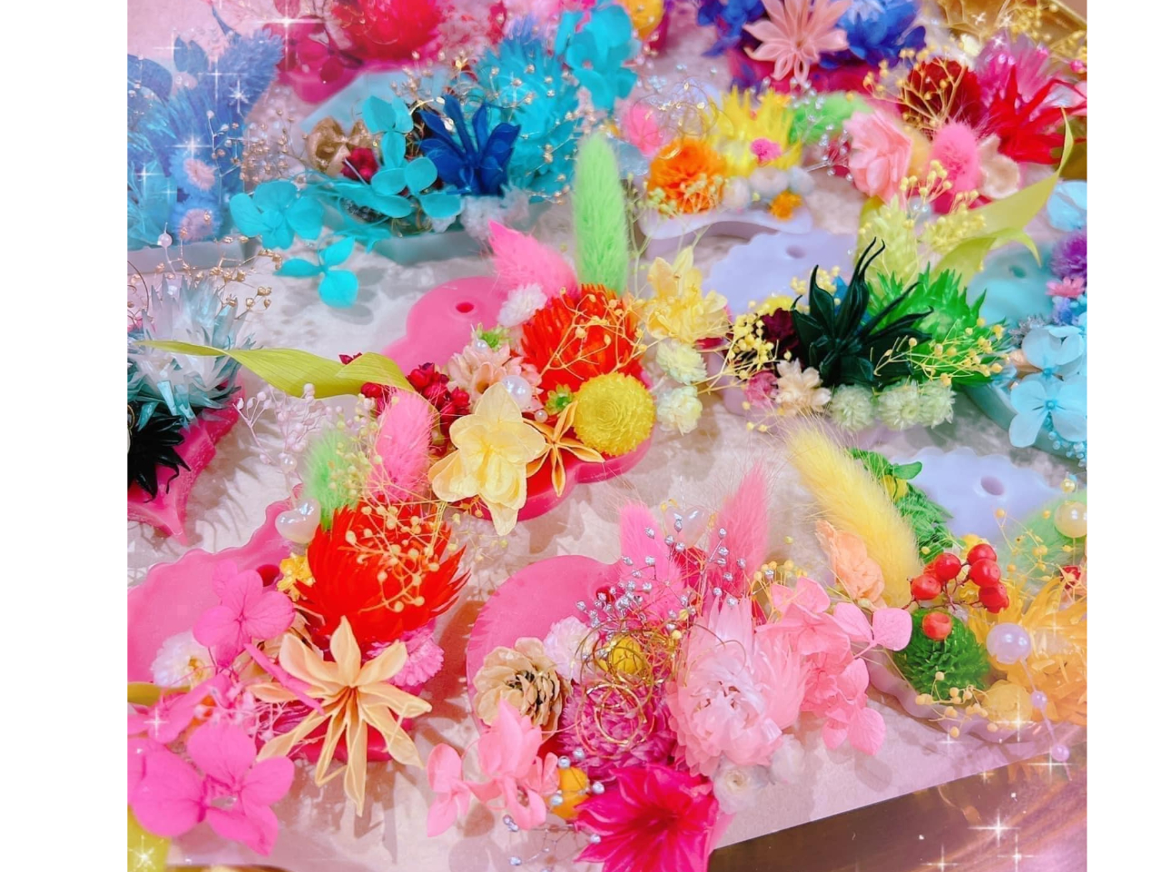 2.シリコンで作る「アロマボタニカルサシェ」カラフルのお花を使って素敵な作品が作れます。小さいお子様から初心者の方まで簡単に素敵な作品が作れます。