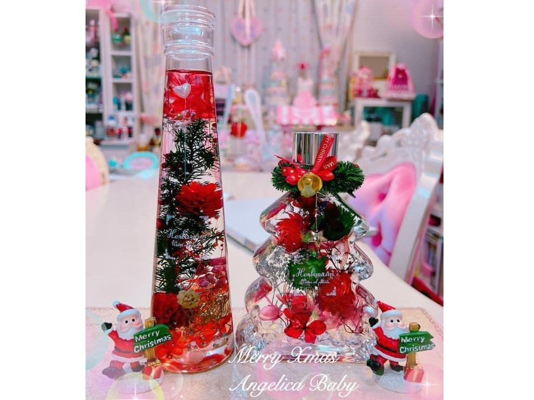 薔薇のハーバリウム。OnlyOneの素敵なハーバリウムが作れます。お部屋のインテリアやプレゼントとしても大人気です