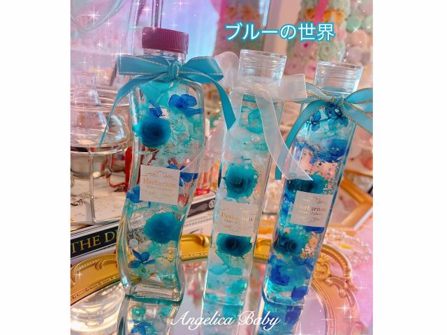 ブルーの世界。 OnlyOneが作れる!たくさんの本物お花のプリザーブドフラワーを使用します。2.スリムボトル