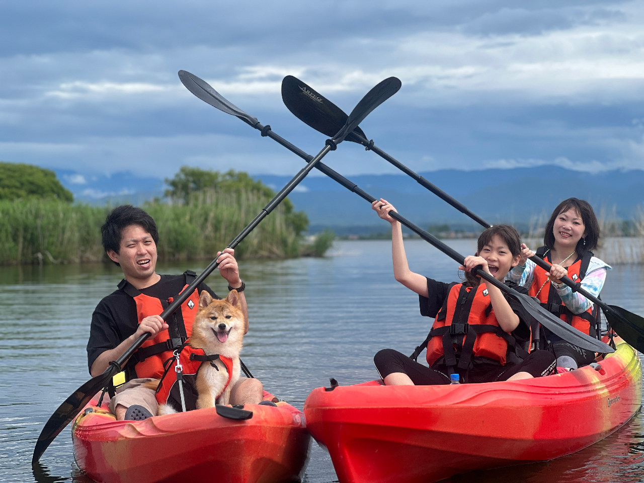 モーニングカヤック愛犬も参加OK!静かでゆっくりとした時間が流れる湖上にて 非日...