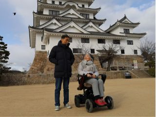 WHILLがあれば、福山城へも楽々アクセスできます