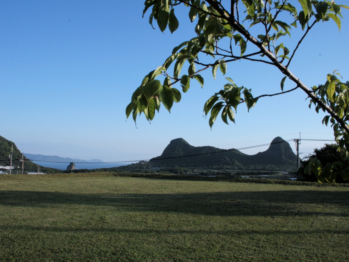 会場のお庭はとても広くロケーション抜群!!制作後は記念撮影もできます。