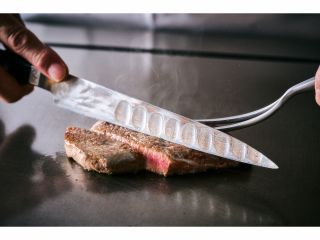美食空間を演出する職人が造り出すこだわりの鉄板焼