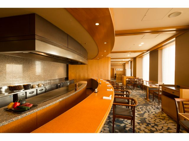 �ڂ̑O�ŏĂ��Ă���Ƃ��낪��������������J�E���^�[�Ȃ����p�ӂ������Ă���܂�