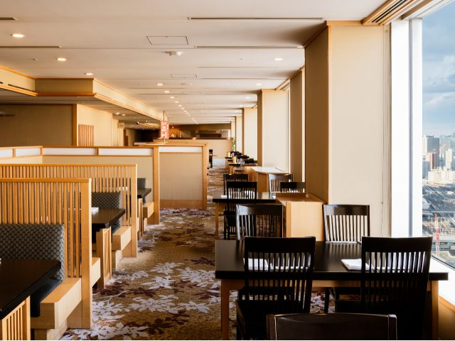 �n��38�K�̒��]�����y���݂���������A�����̃e�[�u���Ȃ����p�ӂ������Ă���܂�