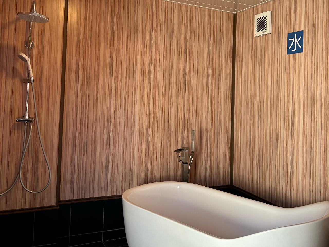 専用浴室(シャワー・水風呂)