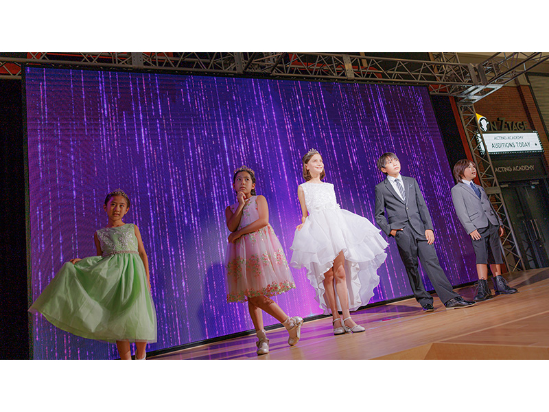 `I[vVA^[(t@bVf)`e[}ɉߑACegɂAt@bVfƂăV[ɏodłB