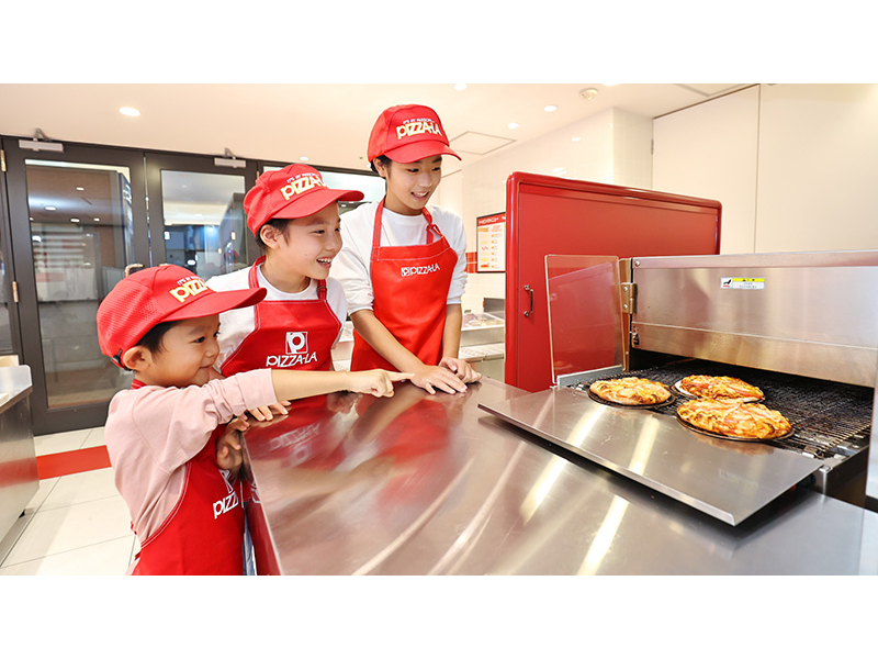 �`�s�U�E�l�`�D���Ȏ�ނ̃s�U��I��Ńs�U�����܂��B�I�[�u���ł��񂪂�Ă��������s�U���A���ɓ���ăJ�b�g���Ċ�����