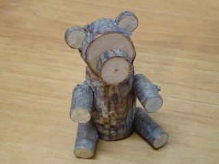 自然の木の枝を使って、ネイチャークラフトをつくれます