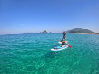 透き通った白い砂浜が特徴の高浜エリア