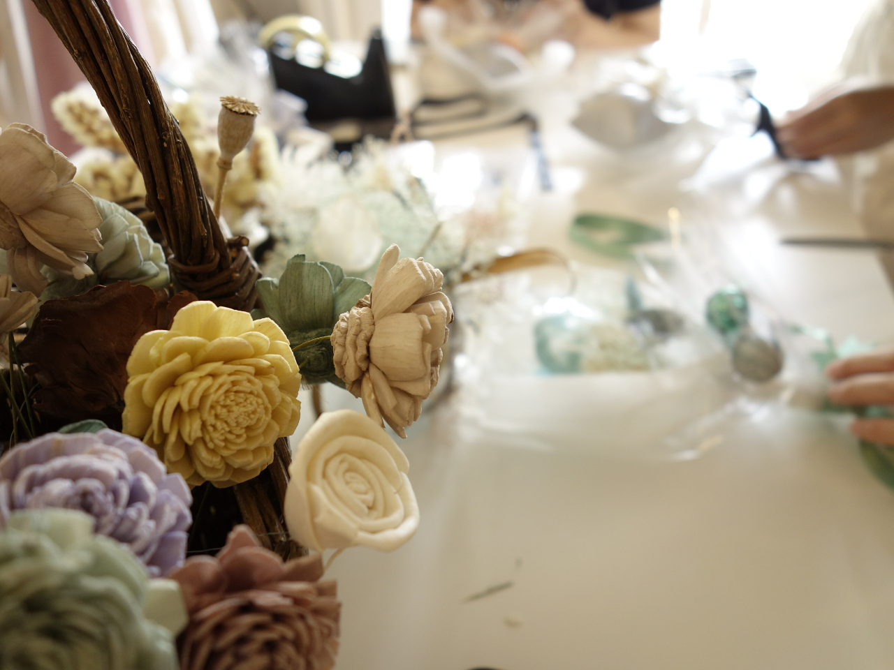 様々なお花をご用意しておいますので、お好きな推しカラーの組み合わせで作れます!