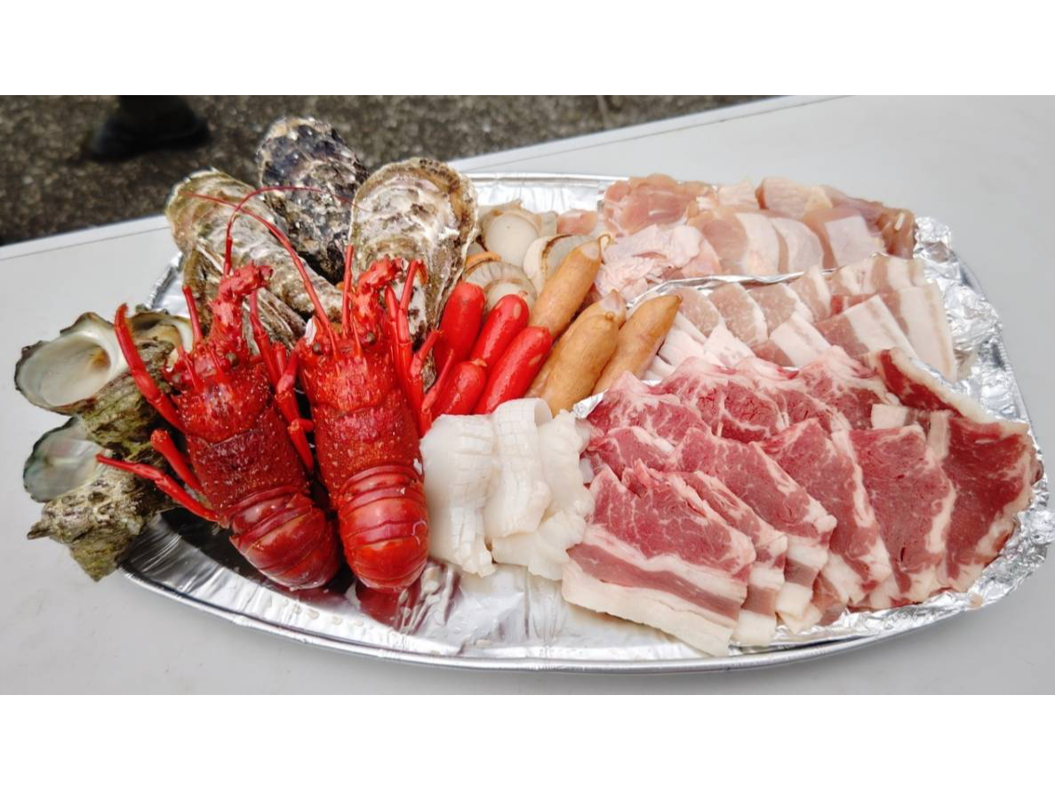 追加の食材やドリンクなどもご用意がございます。現地にてご確認下さい。