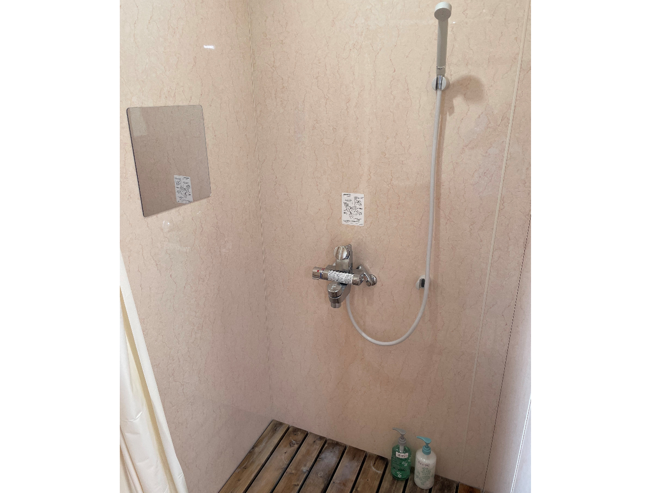 温水シャワー(有料)