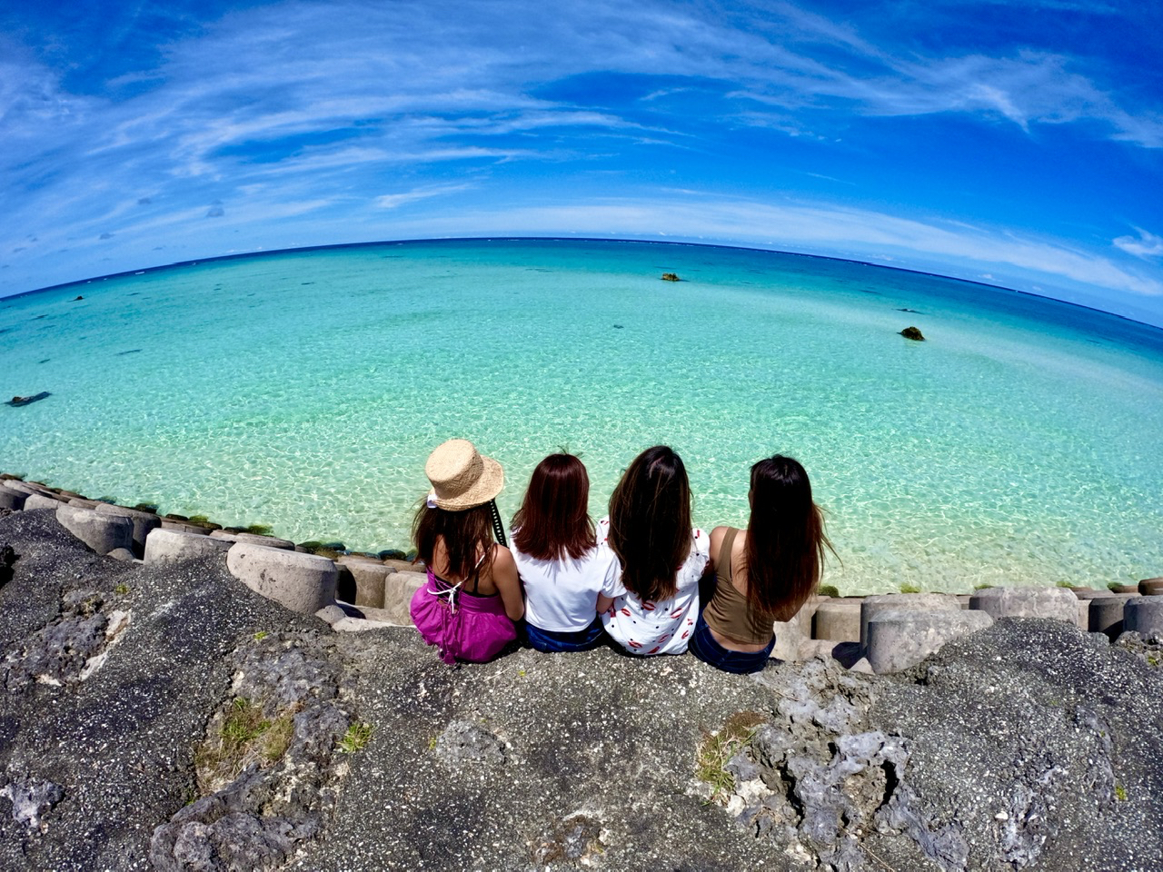 ���F�B���m�ŋ{�Ãu���[���o�b�N�ɋL�O�B�e�B