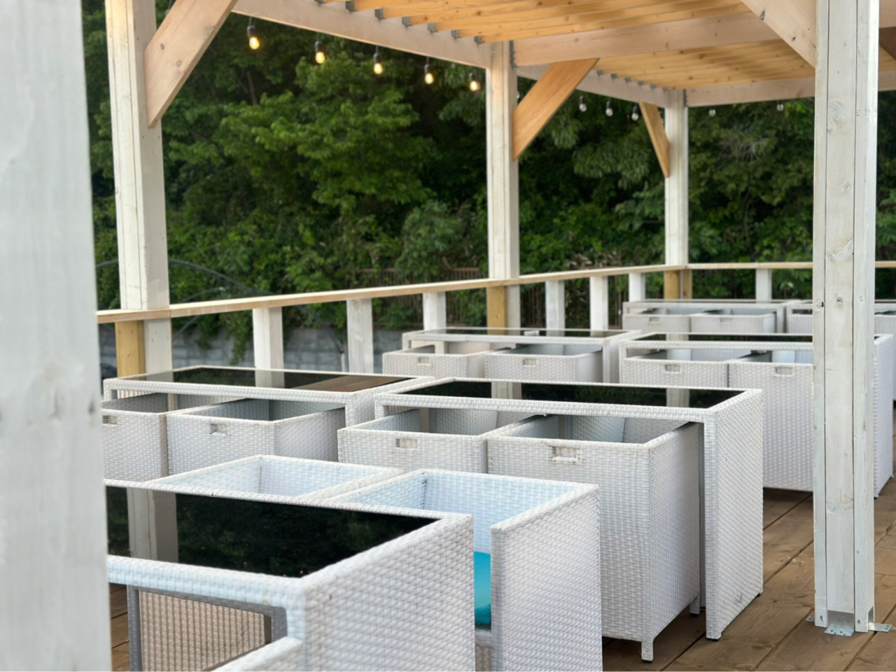 pIY̔~l߂݃r[`Iő300Ȃ̍Lȕ~nɂ̓pIY̔~l߂݃r[`oIɂȂr[`͋̕C𖡂킦܂B