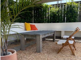 テラスは低めのテーブルです。