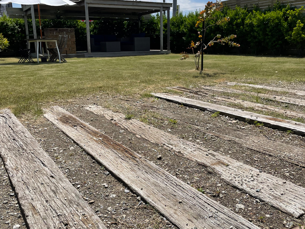 u[XɂԂĂƂł܂Bu[X̊OɂԃXy[X܂B