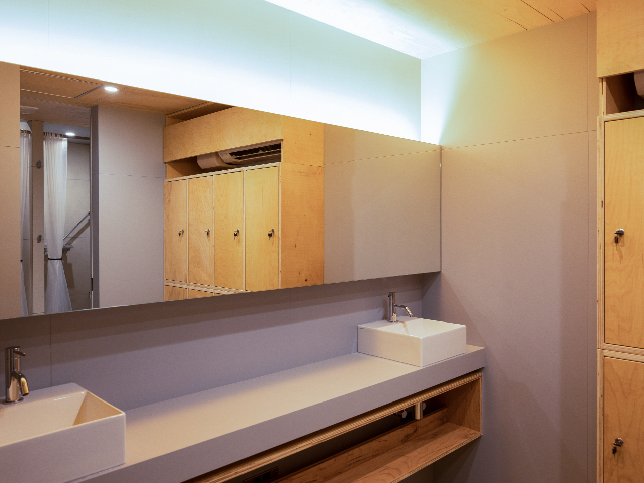 pAjeB́uSHIROv葵Ă܂