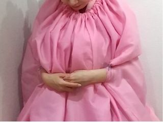 よもぎ蒸し中!よもぎの蒸気を経皮から吸収し、発汗を促します。生理痛や生理不順、便秘に冷え症等、女性のお悩みの解消を導きます。