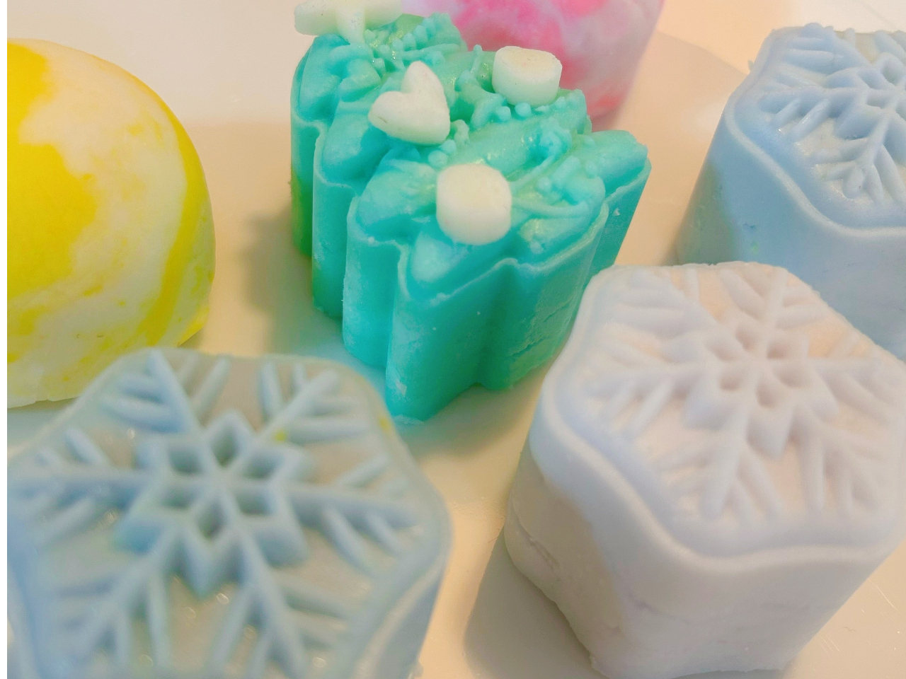 お好きな色や香り、形で、オリジナルソープをお作りいただけます。