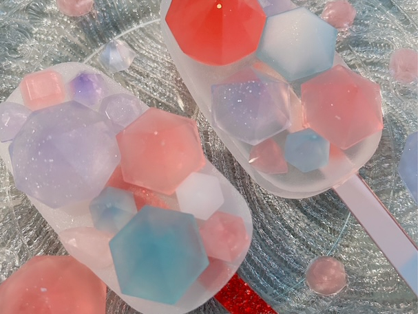 キラキラバージョンのデコアイスキャンディーソープ