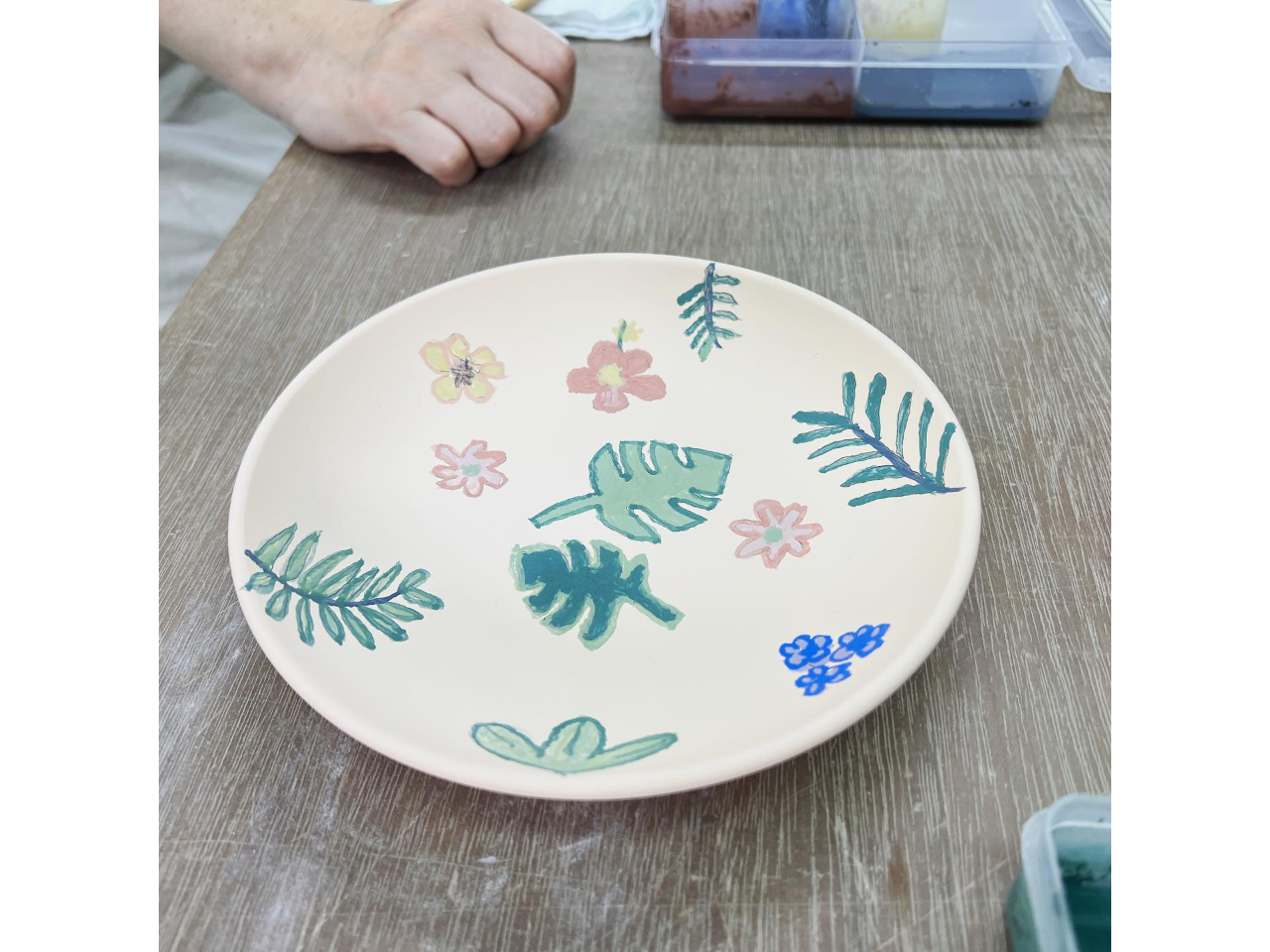 三田焼の魅力を詰め込んだ絵付け体験！ 三田陶芸の森でオリジナル