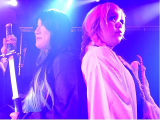 大爆笑必至の極上エンターテインメントショー!