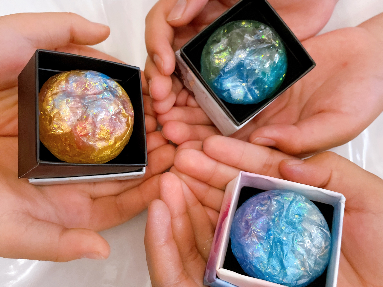 小さなお子様(3歳以上)からOK!保育士免許を持ったスタッフが優しくフォローします♪お友達との思い出作りにも!