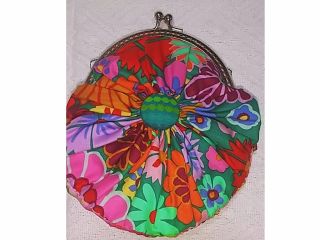 ヨーヨーキルトのがま口ポーチ♪