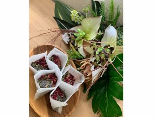 ハーブパックはご自宅で楽しめます!サシェ(香り袋)として、お風呂に入れてよもぎ風呂としてなど、使い方は色々。オリジナルの癒しのアイテム。