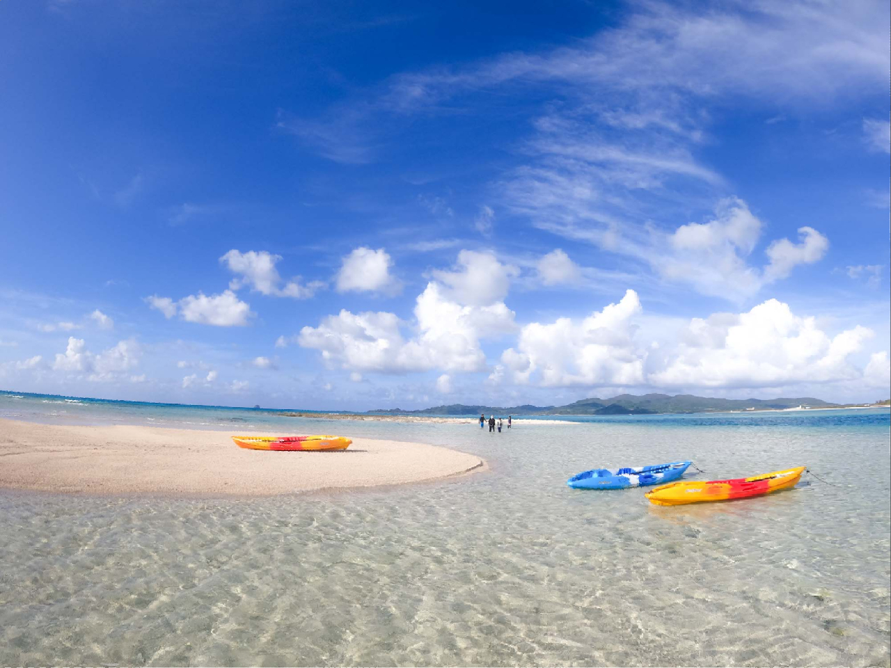 浅瀬を歩いてはての浜探検!!潮の満ち引きにより刻々と姿を変える砂の楽園