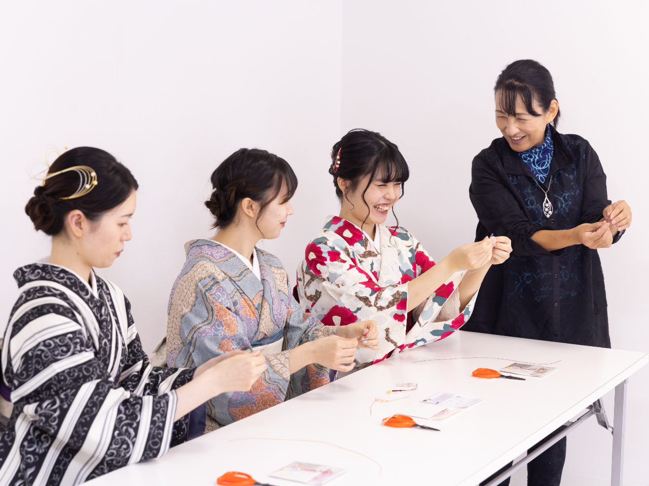 《金沢旅行の思い出に♪》犀川のほとりで水引アクセサリー作り体験+水引ミュージアム...