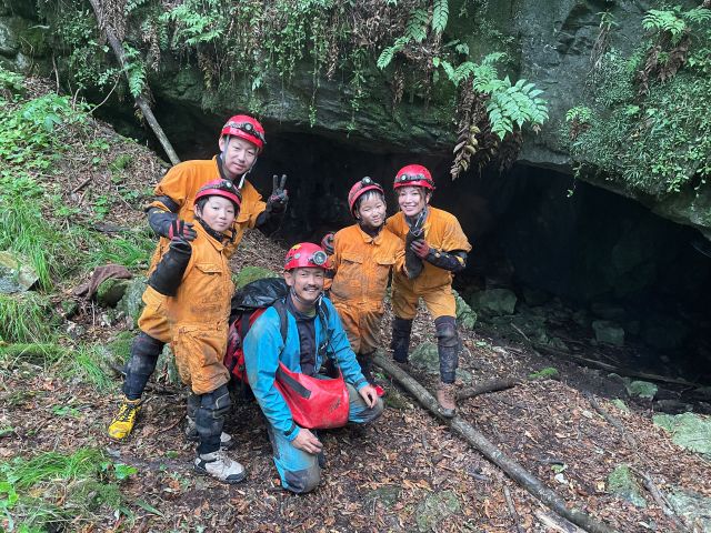 青いのがガイドの岡です、よろしくお願いいたします。皆さんの思い出作りやリフレッシュして頂くため、刺激を求めている方へおもてなしさせて頂いています!!