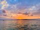 伊良部島に落ちていく夕陽