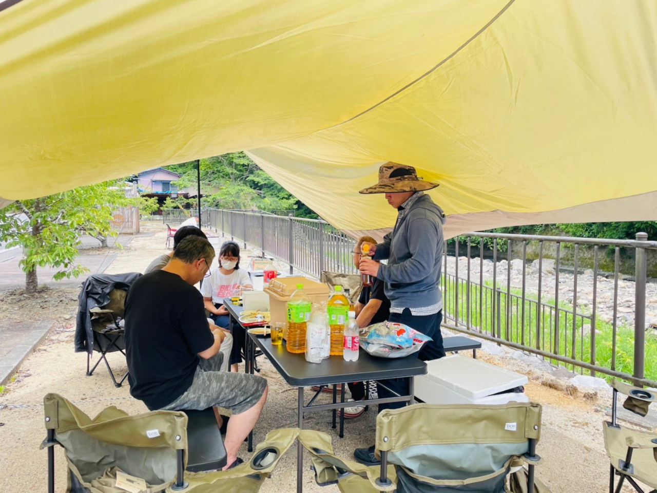 ご希望の方にはタープテントも貸し出しております。(別途1000円)ご希望の方はご予約時にコメント欄へご記入ください。