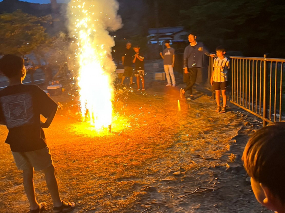 夜は花火を楽しまれるお客様も多いです♪