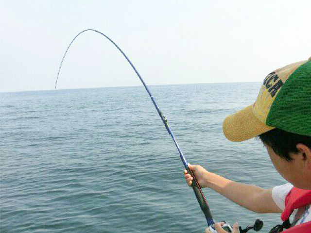 プロの漁師が釣りのポイントまでご案内いたします!