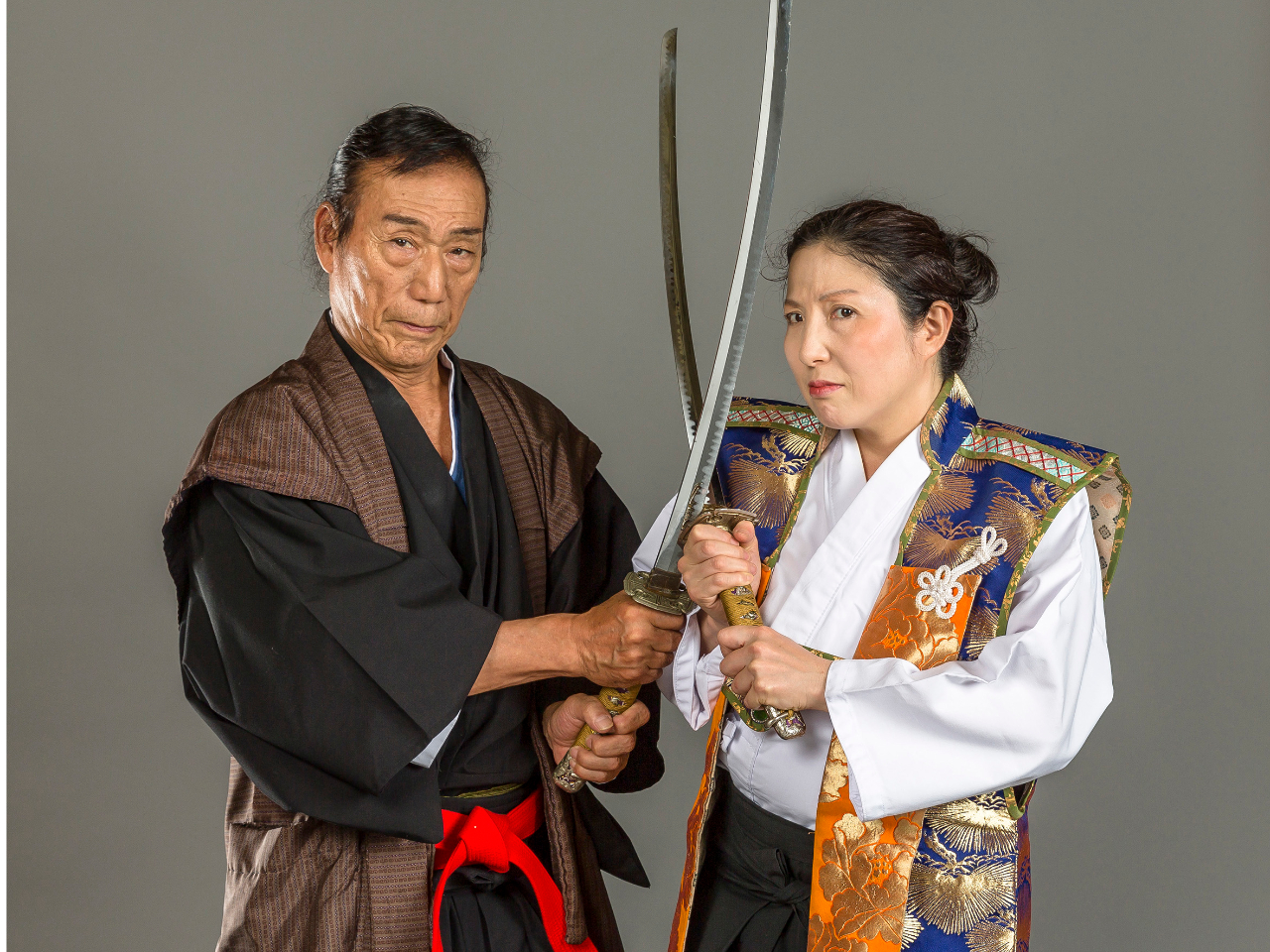 2015NɖSȂtEіMjN搶ƁBŌ̏iʐ^łBt̍Ŋ̏óA2016NNHḰu^cہvŕcM̖łB