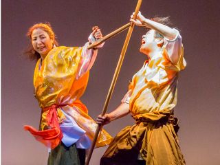 琉球古武術より、トンファーの演武。