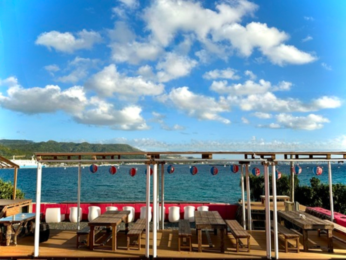 6名様ご利用の場合、一人当たり2,466円。ご利用料金に含まれる物。BBQ機材。グリル。炭3キロ。炭用トング。ロングテーブル。ロングベンチ。